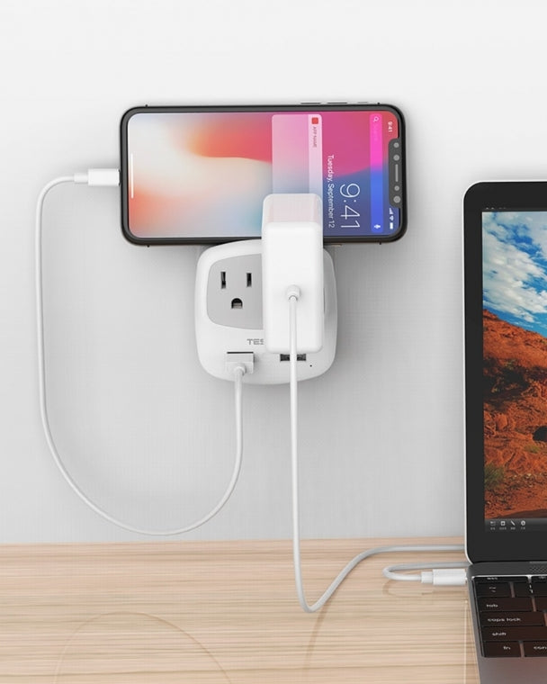 US To UK/HK/Saudi Arabia Travel Adapter with 2 Outlets 2 USB Ports