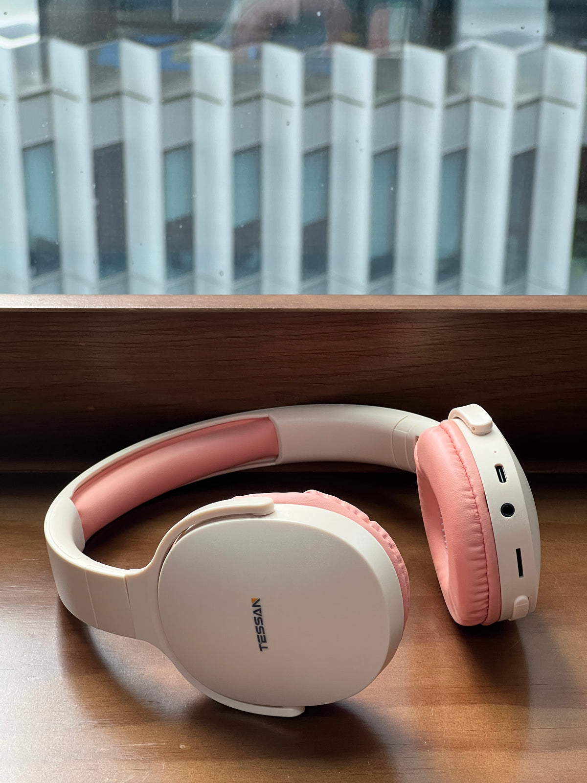 TESSAN Wireless Over-Ear Bluetooth Headphones for Gaming and Everyday Entertainment