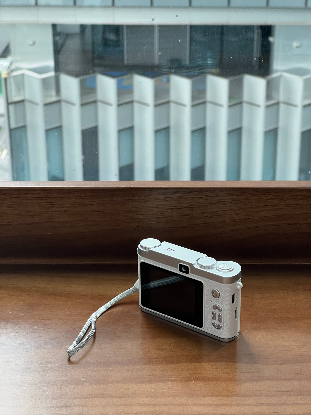 TESSAN Retro Dual-Camera Digital Camera with Photo Transfer for Everyday Photography