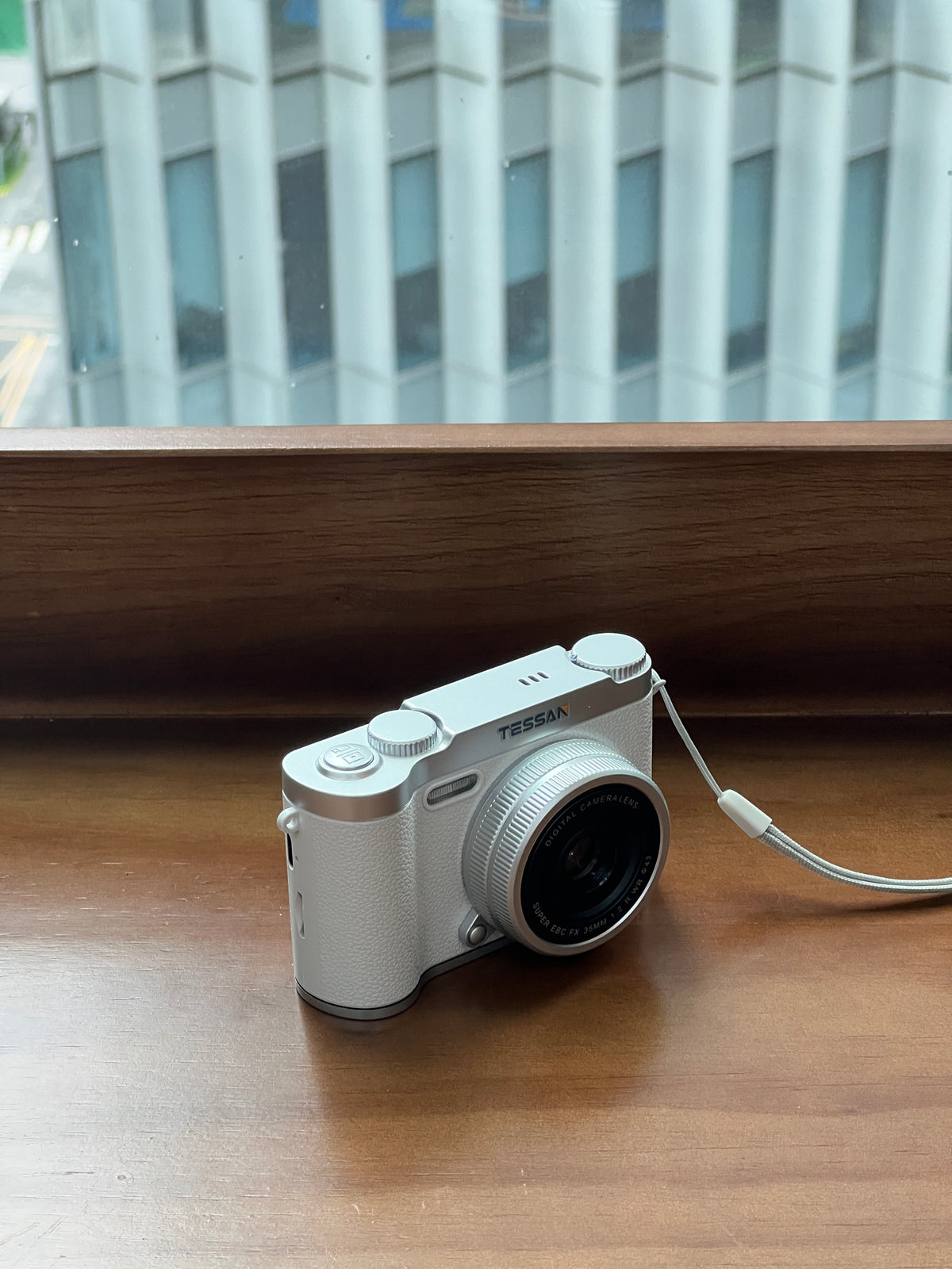 TESSAN Retro Dual-Camera Digital Camera with Photo Transfer for Everyday Photography