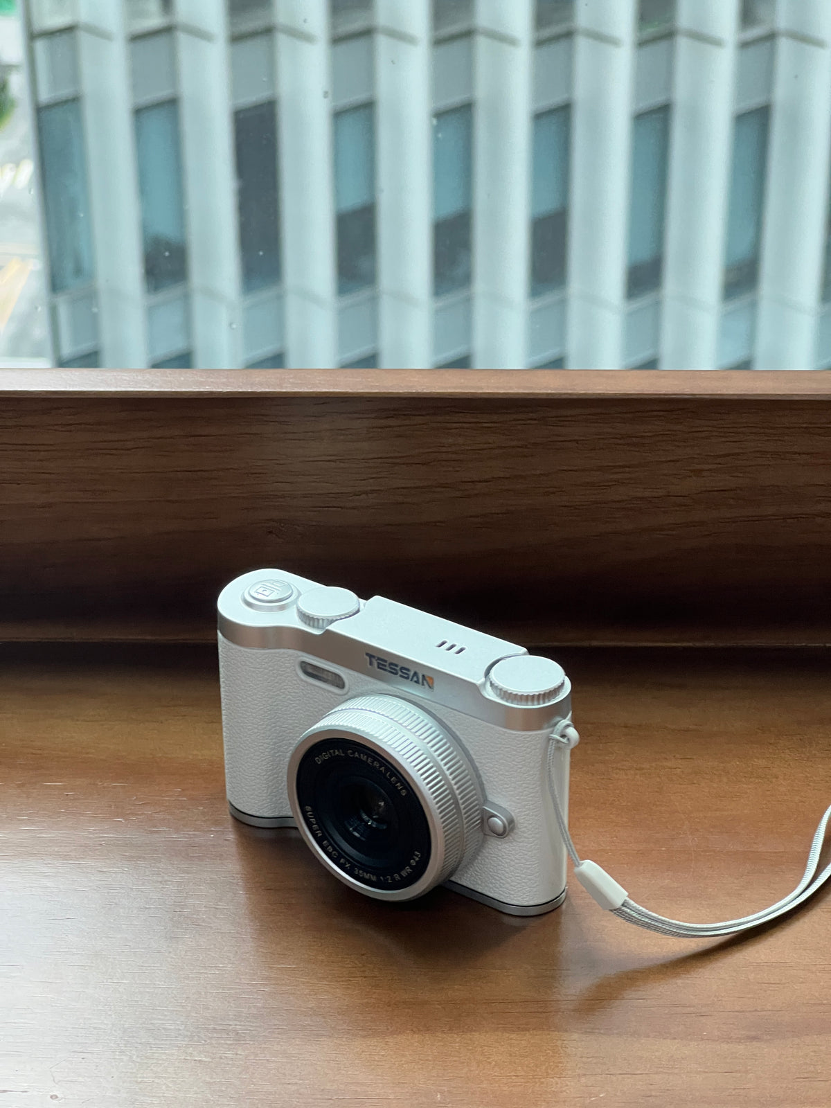 TESSAN Retro Dual-Camera Digital Camera with Photo Transfer for Everyday Photography