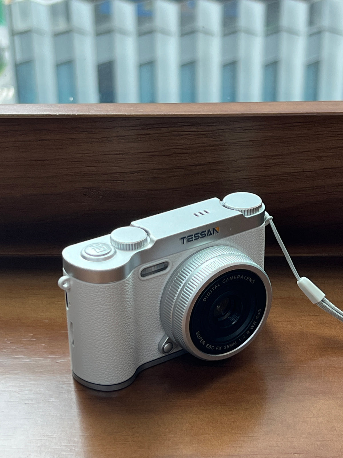 TESSAN Retro Dual-Camera Digital Camera with Photo Transfer for Everyday Photography
