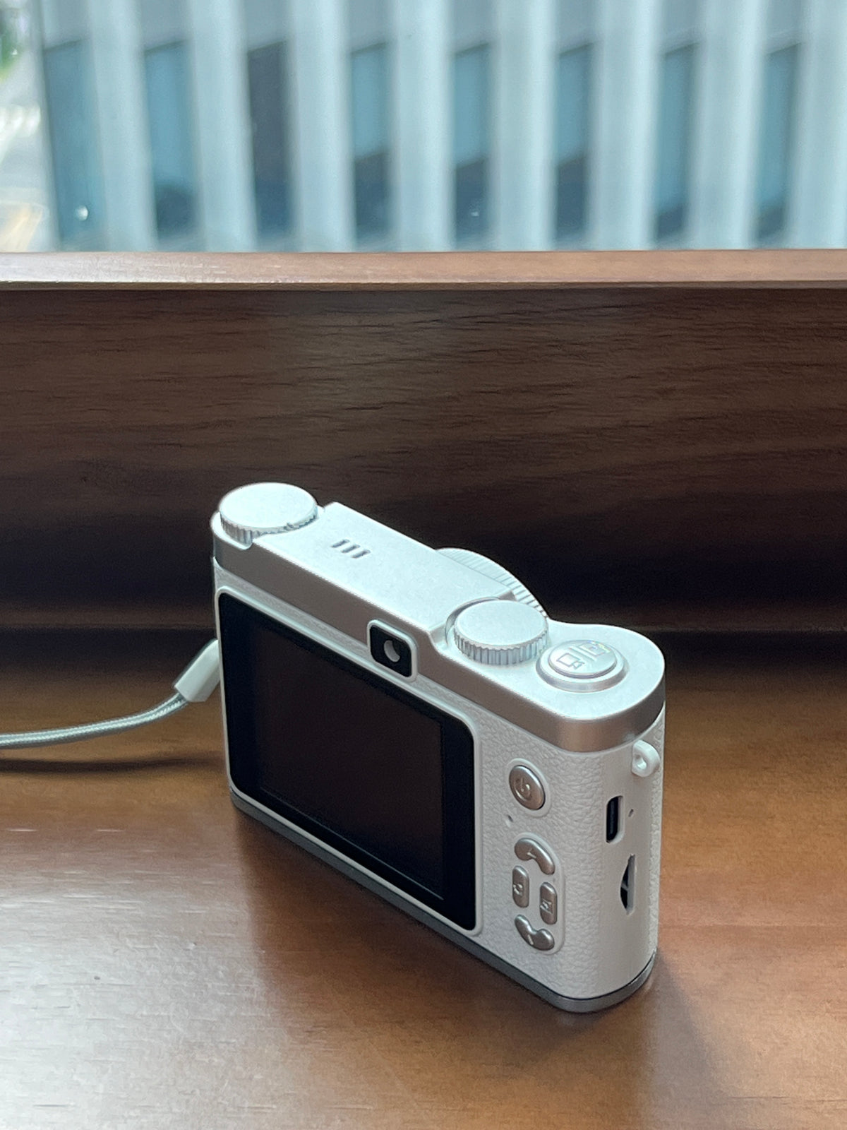 TESSAN Retro Dual-Camera Digital Camera with Photo Transfer for Everyday Photography
