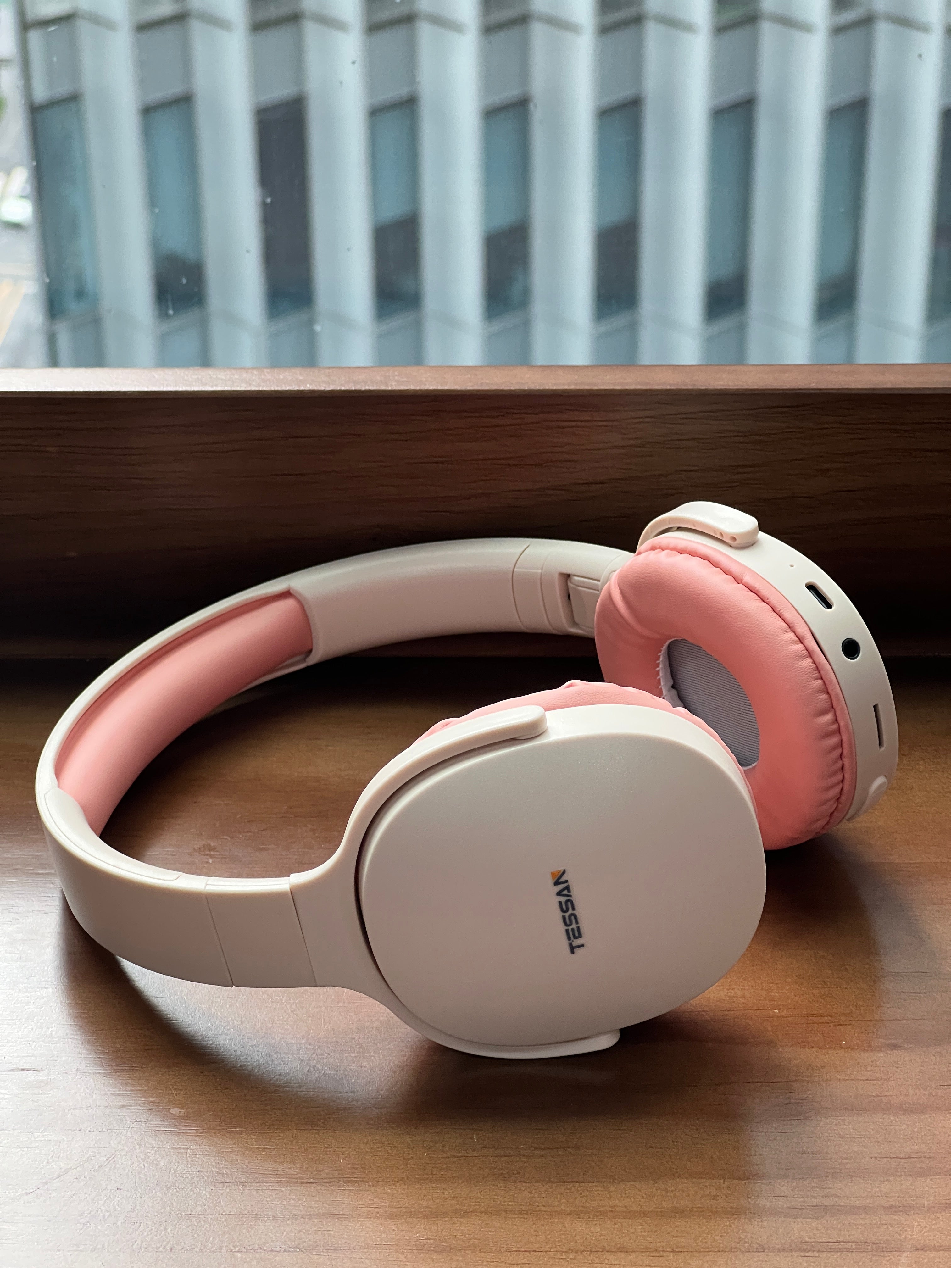 TESSAN Wireless Over-Ear Bluetooth Headphones for Gaming and Everyday Entertainment