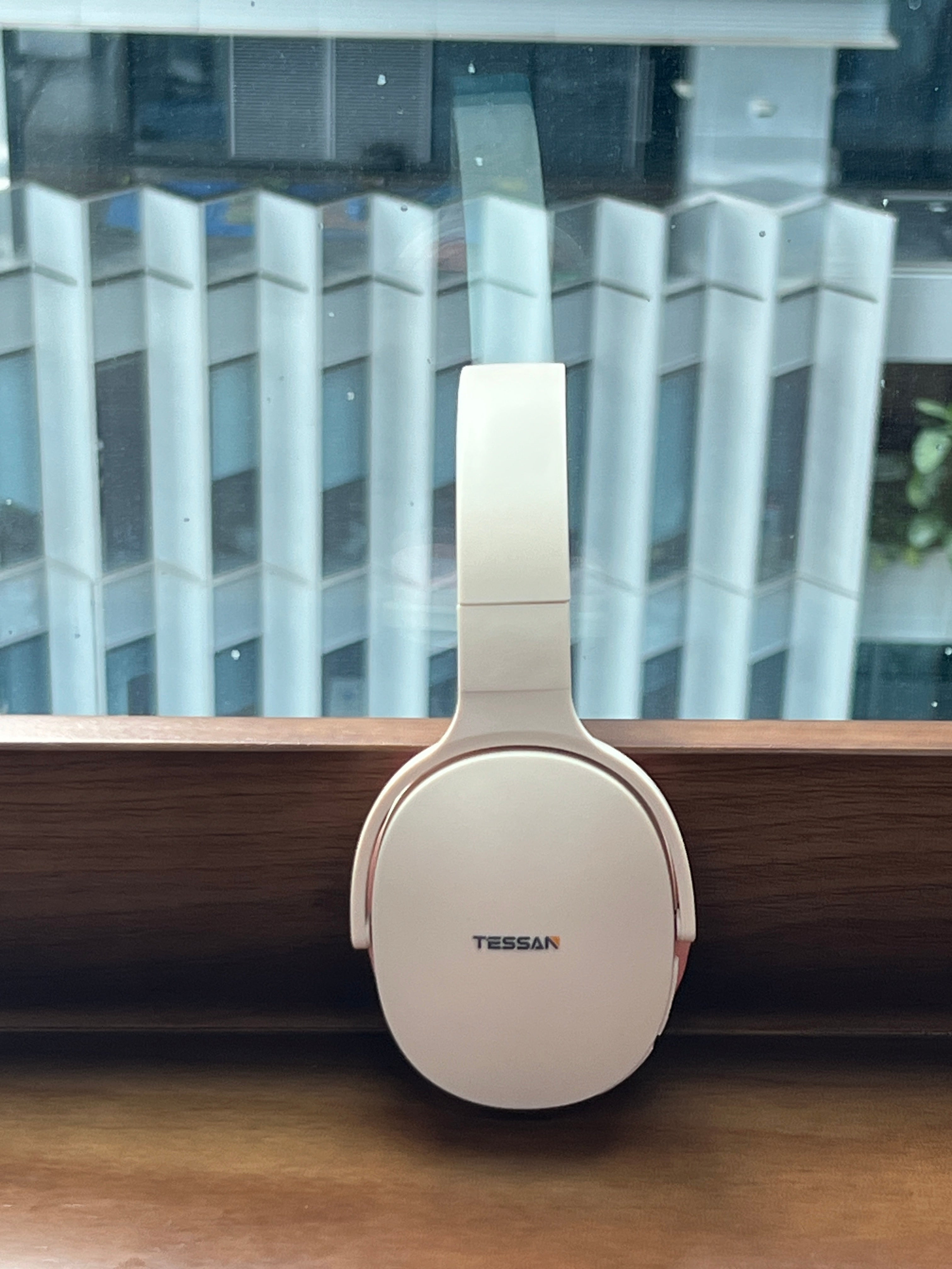 TESSAN Wireless Over-Ear Bluetooth Headphones for Gaming and Everyday Entertainment