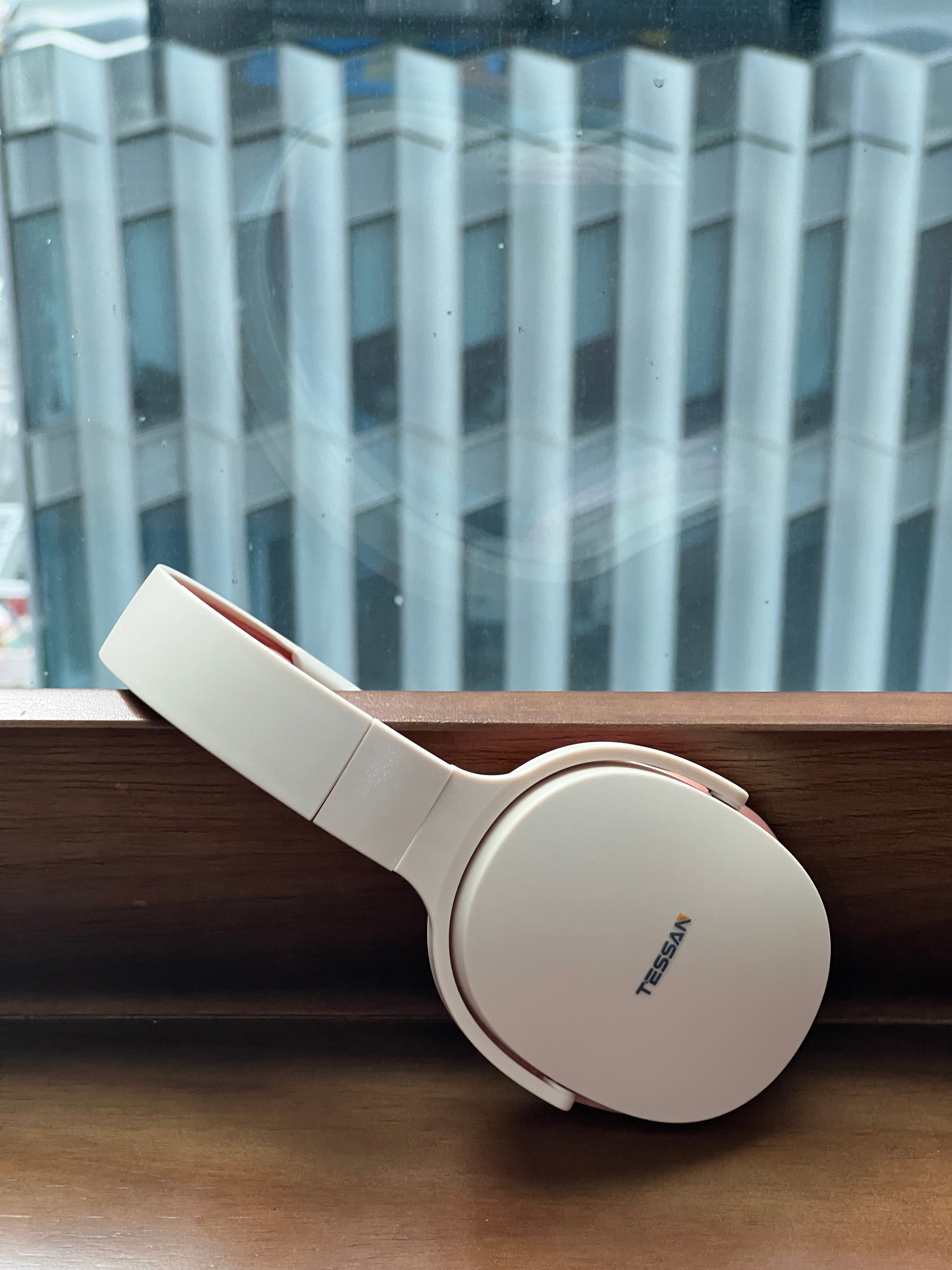 TESSAN Wireless Over-Ear Bluetooth Headphones for Gaming and Everyday Entertainment