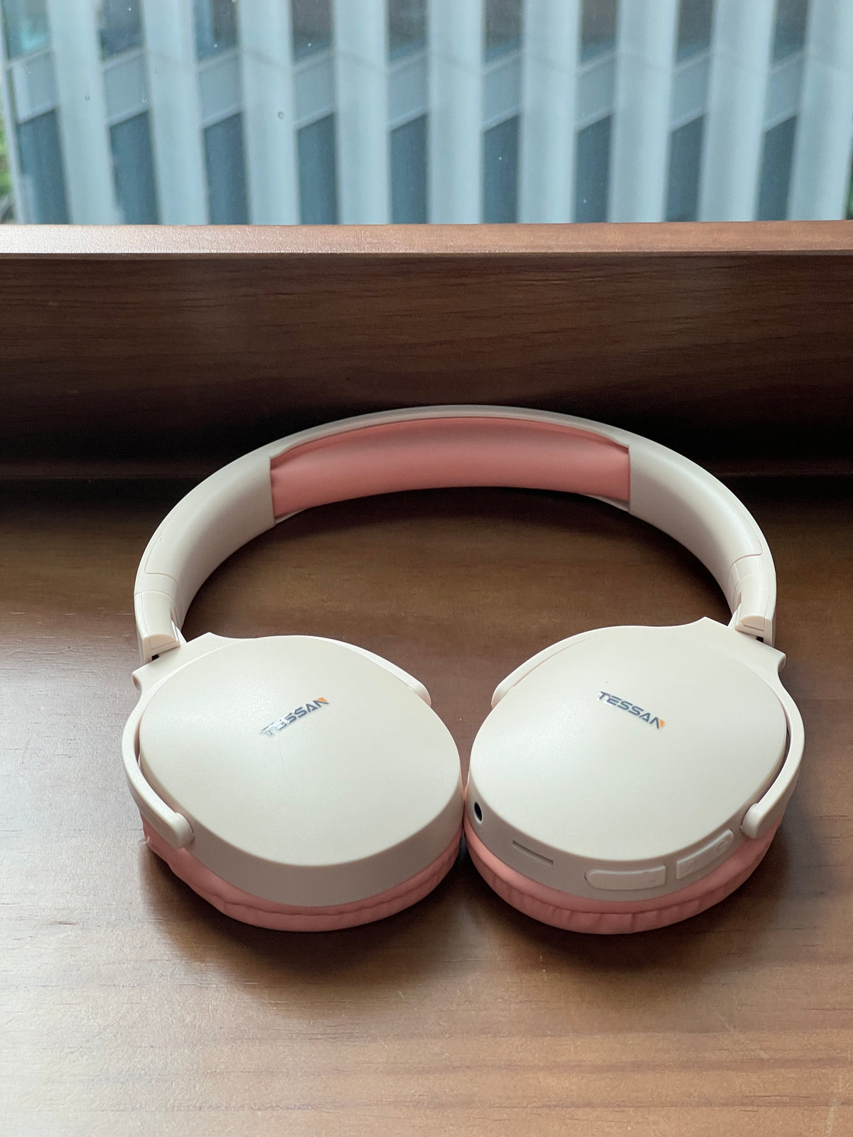 TESSAN Wireless Over-Ear Bluetooth Headphones for Gaming and Everyday Entertainment