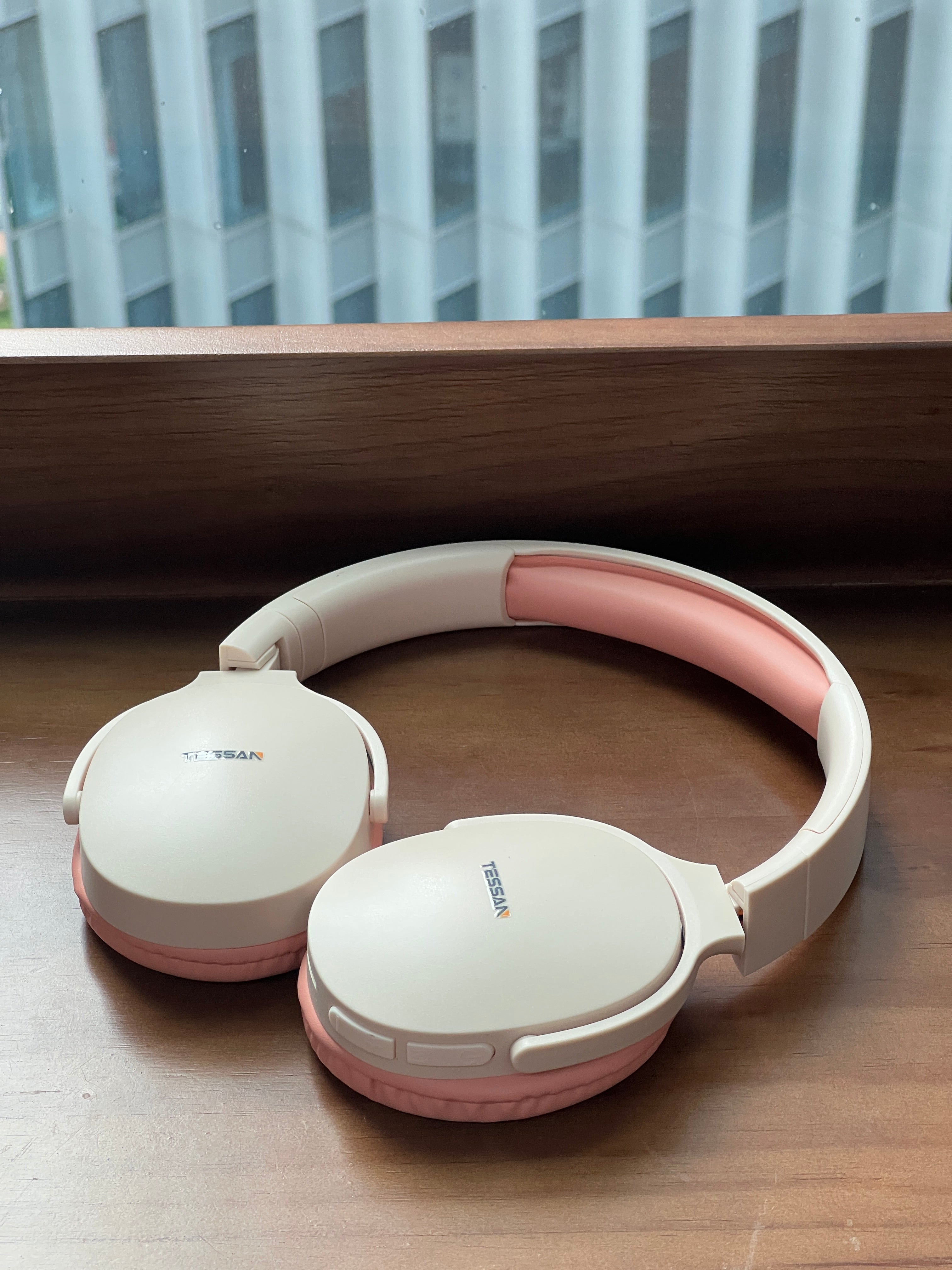 TESSAN Wireless Over-Ear Bluetooth Headphones for Gaming and Everyday Entertainment