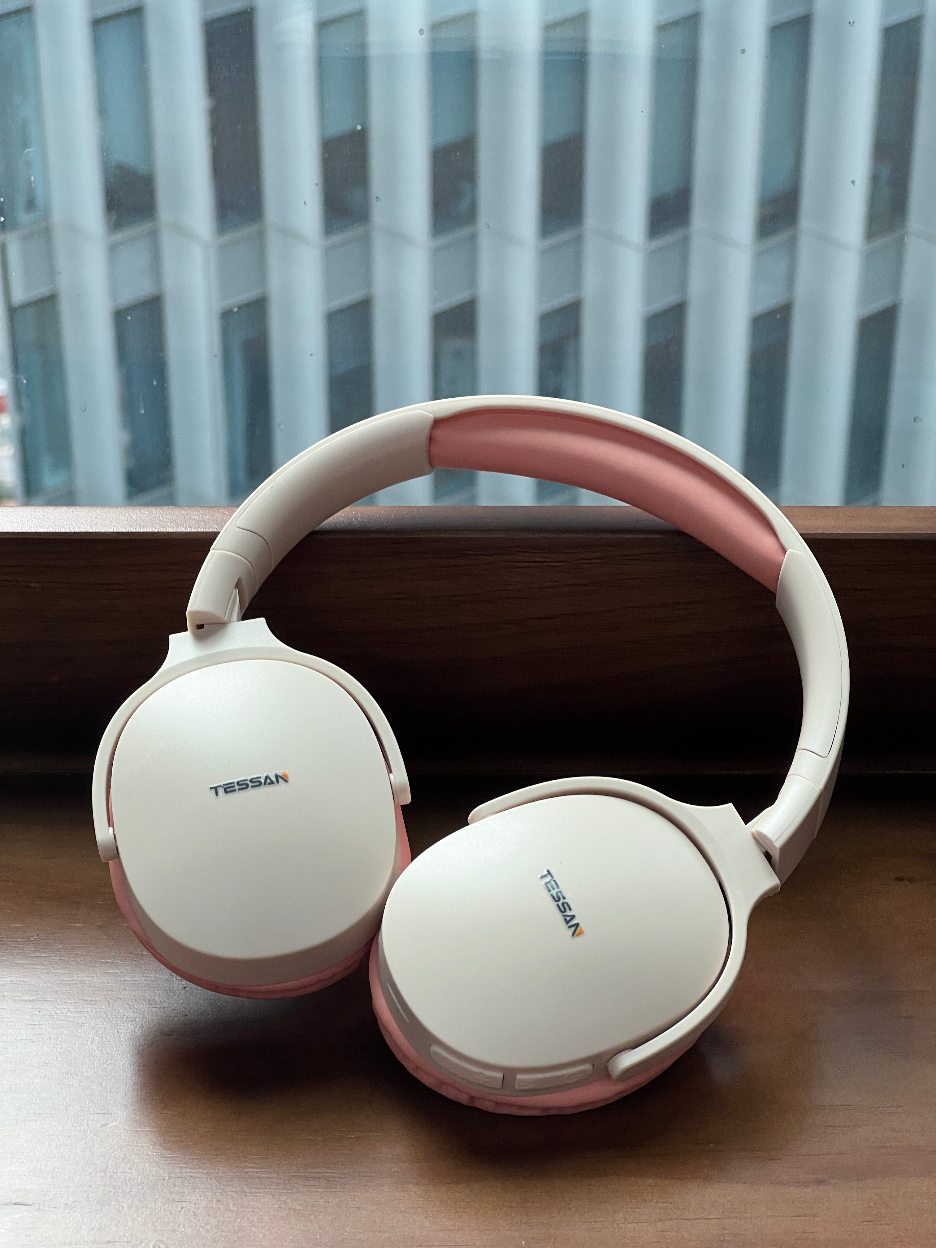 TESSAN Wireless Over-Ear Bluetooth Headphones for Gaming and Everyday Entertainment