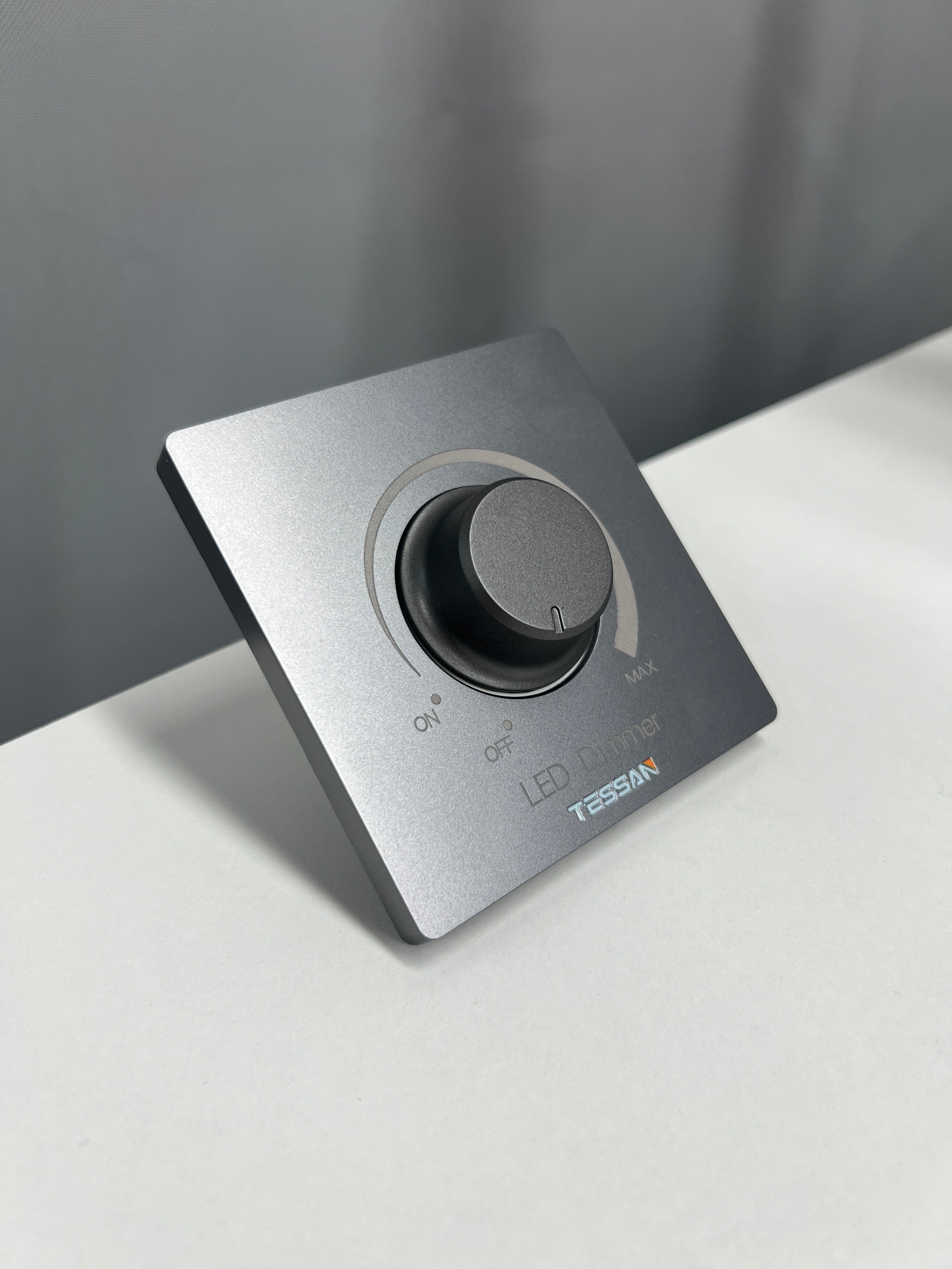 LED Low-Voltage Light Dimmer - 12–24V Single-Color Brightness Controller, Wall-Mounted 86 Box Stepless Dimming Module